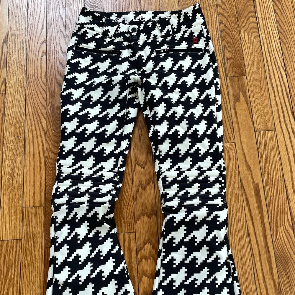 SOLD- Perfect moment aurora ski pants houndstooth size M
